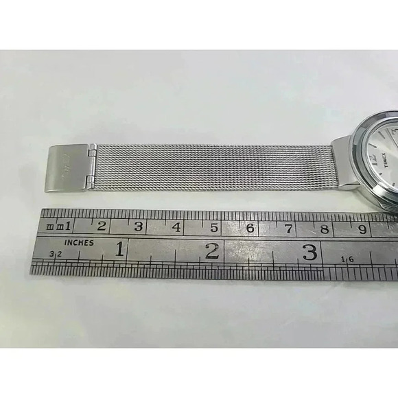 Womens Timex T2P196 Silver Mesh Dress Watch Mirror Bezel New Battery Art Deco - Picture 5 of 8